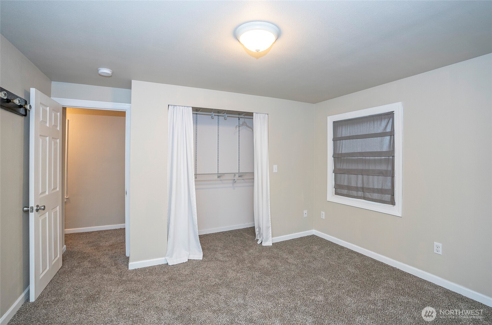 407 18th Street SW, Puyallup, WA 98371-5649