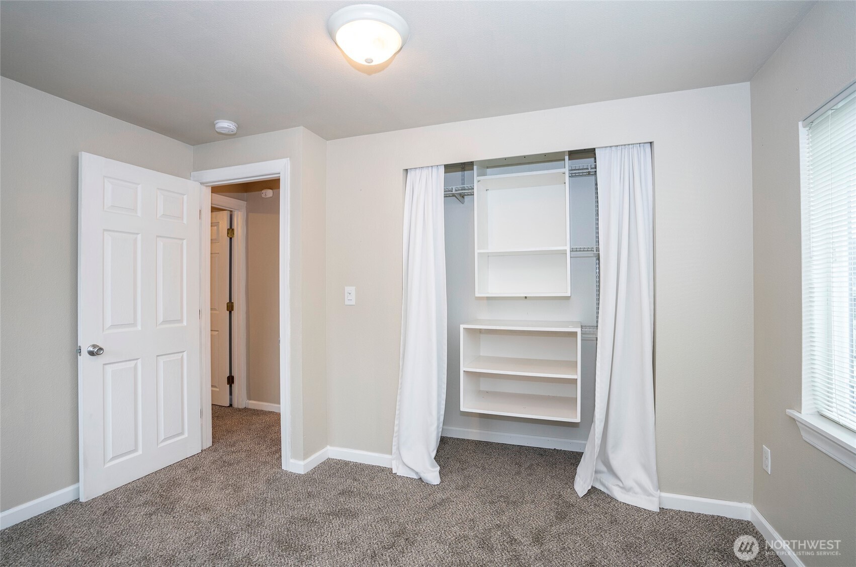 407 18th Street SW, Puyallup, WA 98371-5649