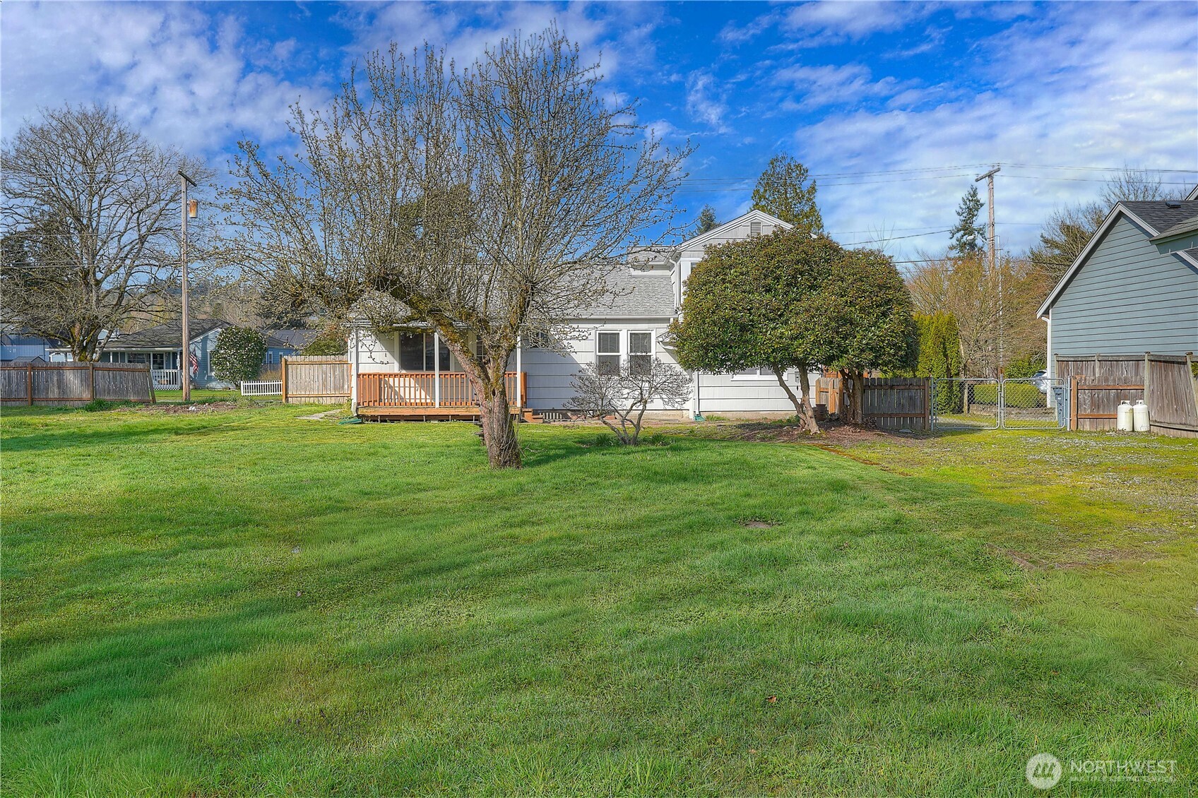 407 18th Street SW, Puyallup, WA 98371-5649