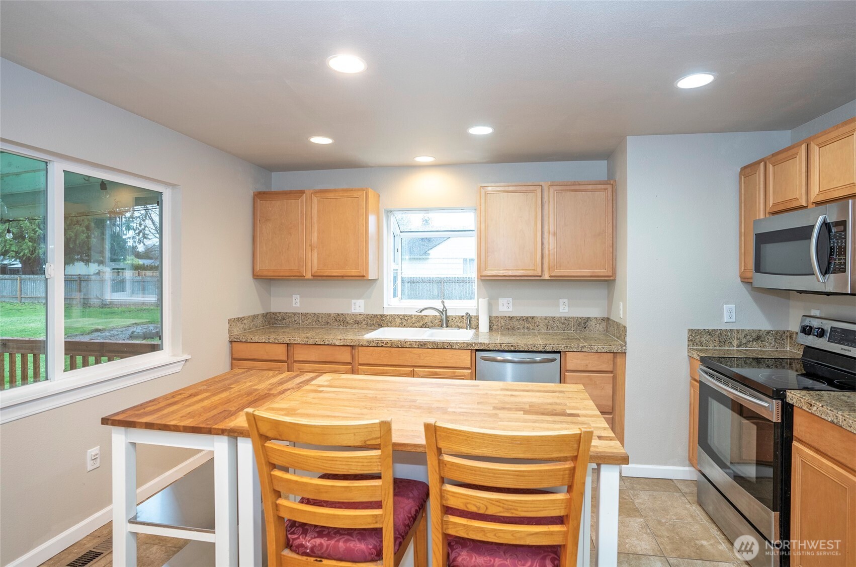 407 18th Street SW, Puyallup, WA 98371-5649