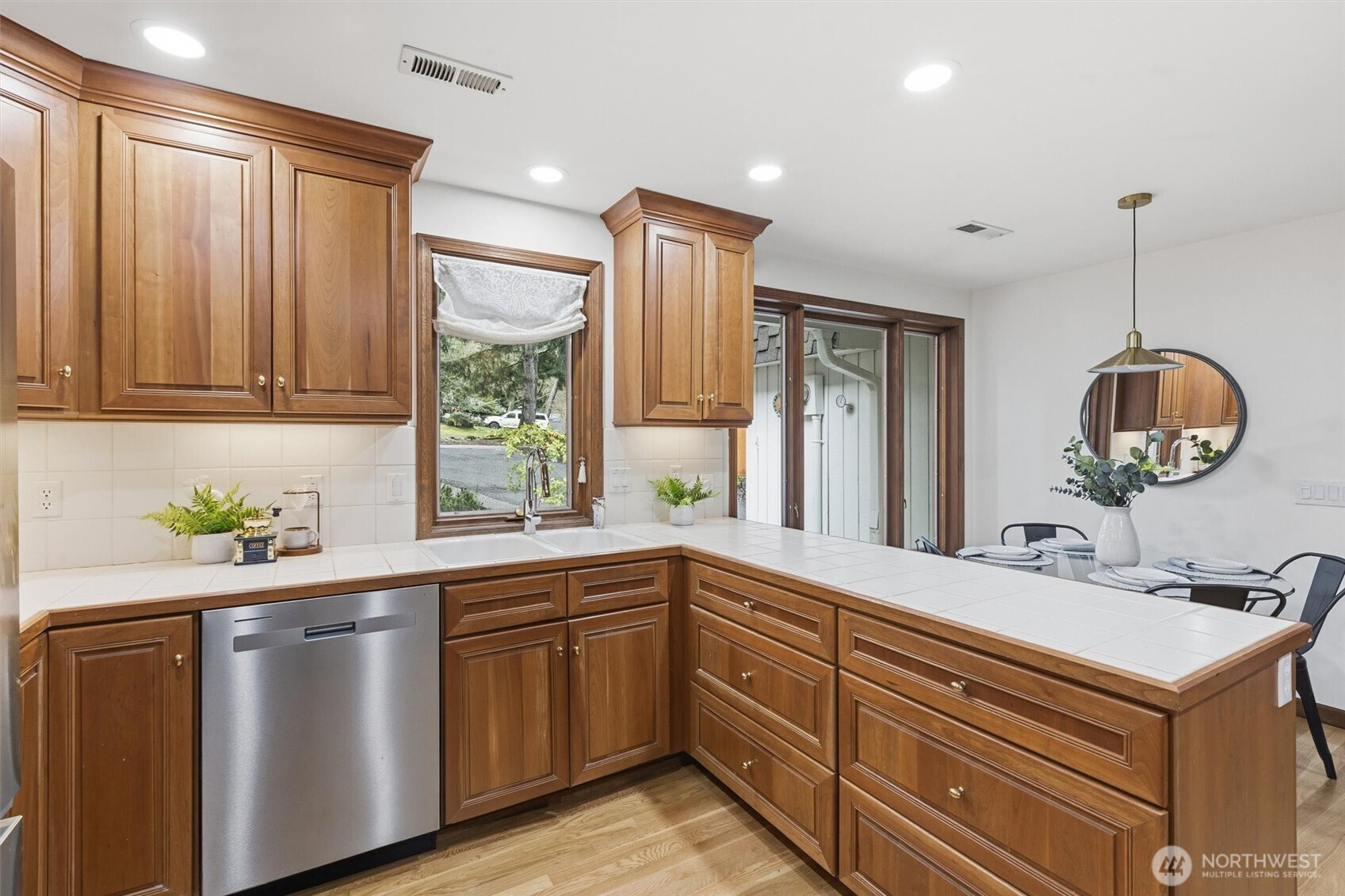 2503 125th Avenue NE, Bellevue, WA 98005