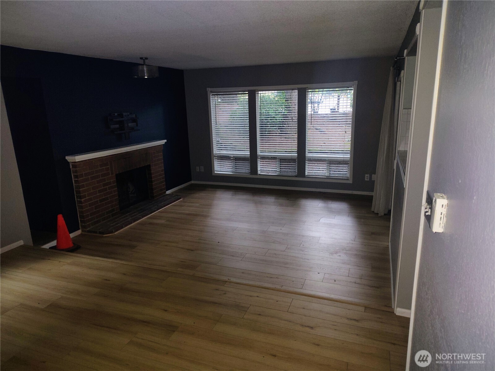 110 SW 116th Street #A11, Seattle, WA 98146