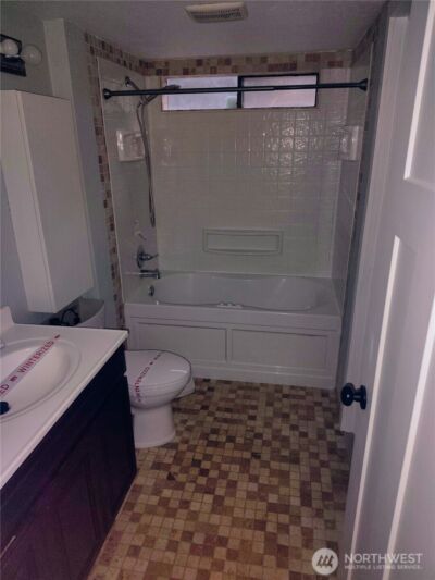 110 SW 116th Street #A11, Seattle, WA 98146 - Photo 4