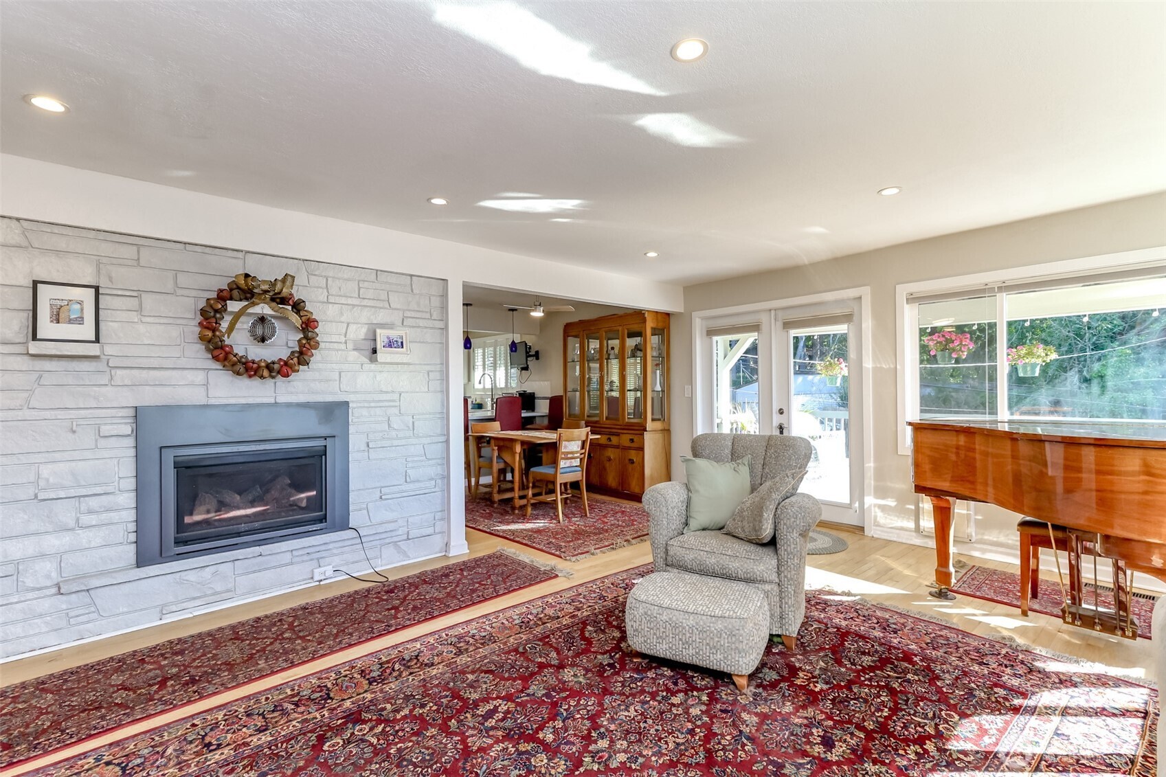 2424 SW 152nd Street , Burien, WA 98166