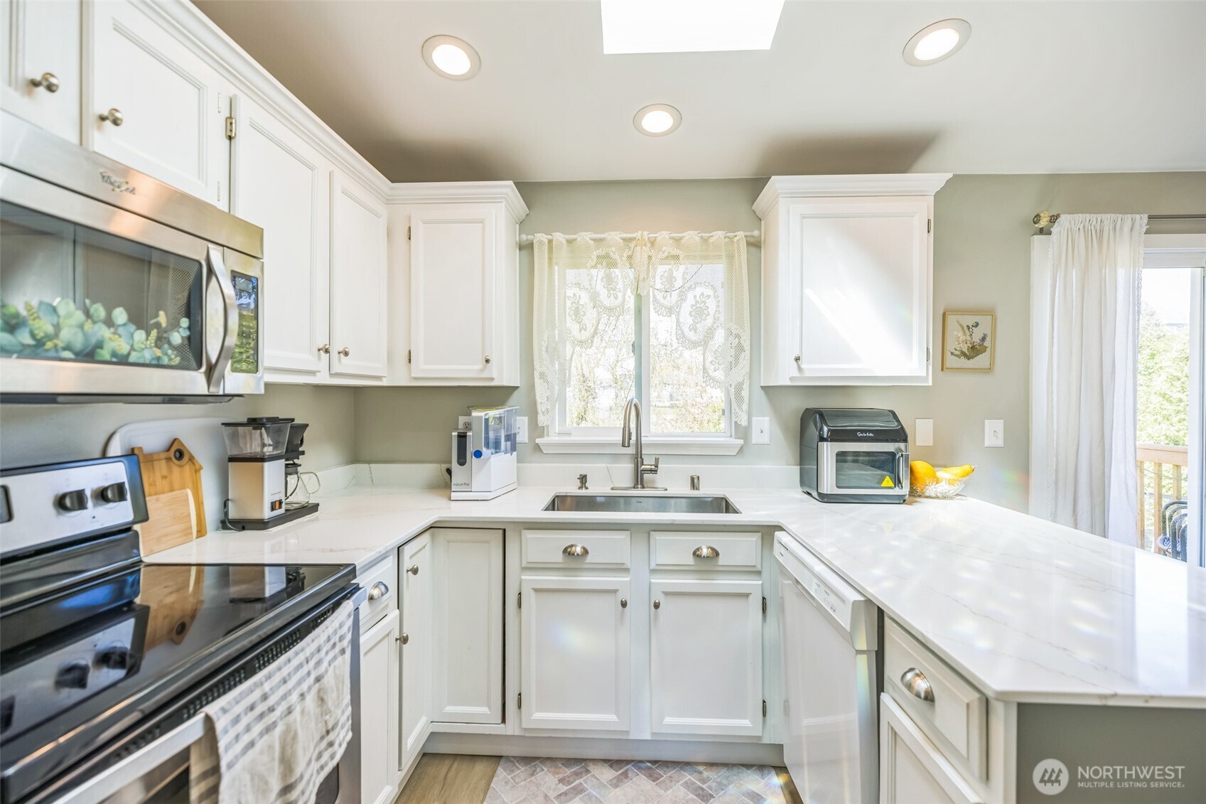 27828 74th Avenue NW, Stanwood, WA 98292-5954