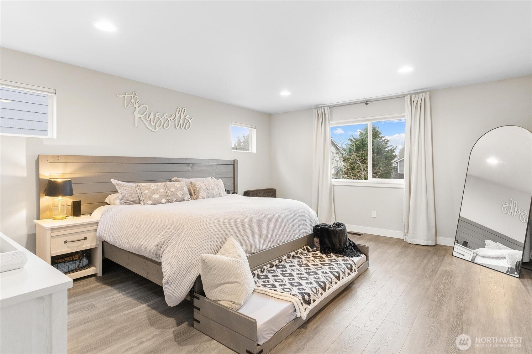 8218 37th Place NE, Marysville, WA 98270