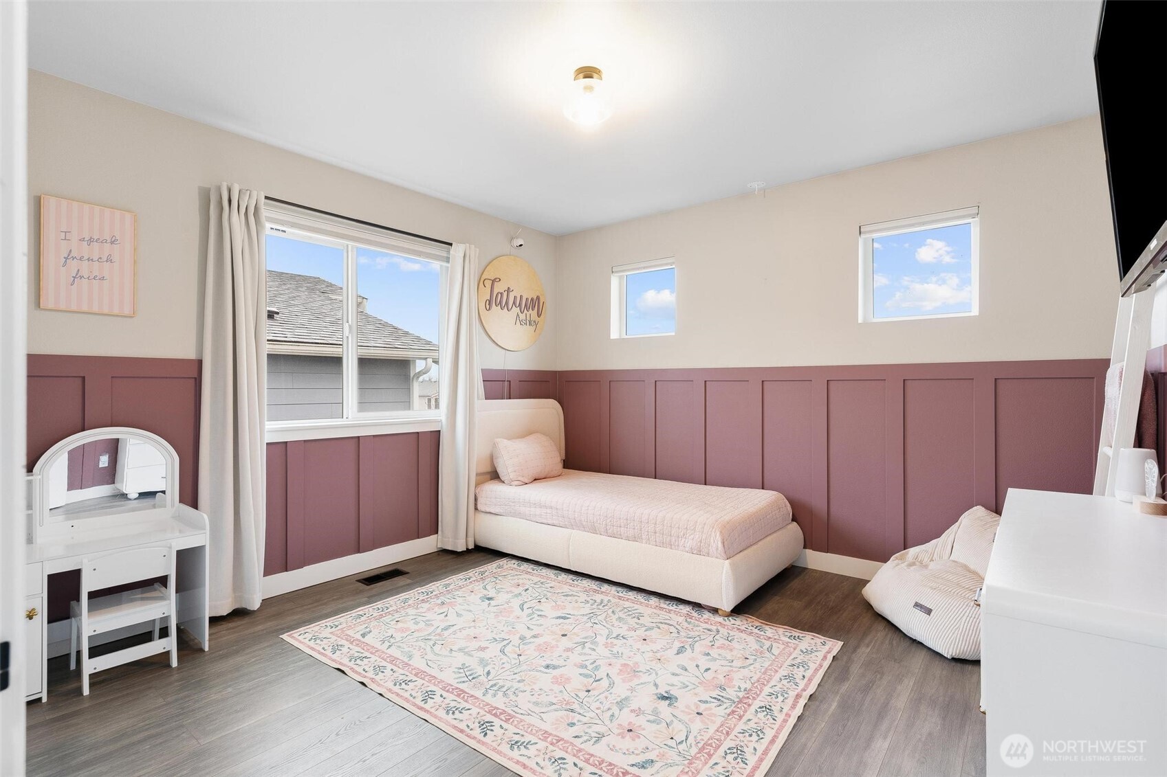 8218 37th Place NE, Marysville, WA 98270