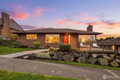 4019 SW Henderson Street , Seattle, WA 98136