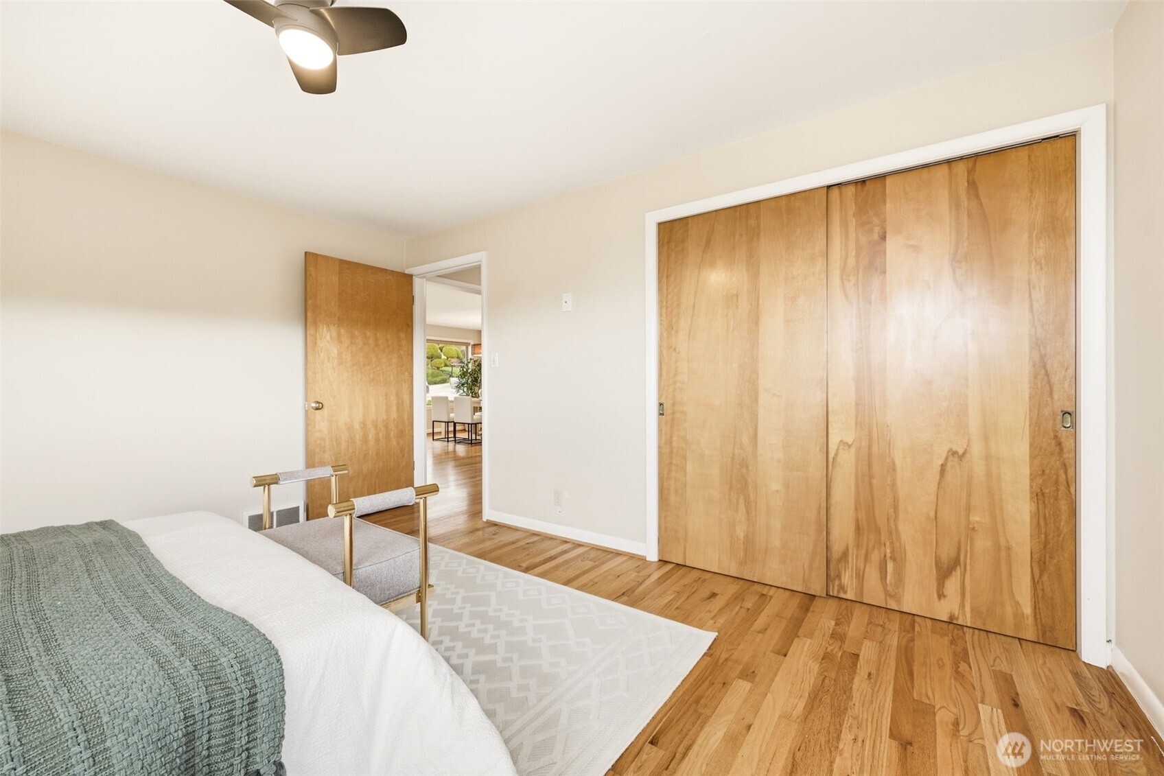 4019 SW Henderson Street , Seattle, WA 98136