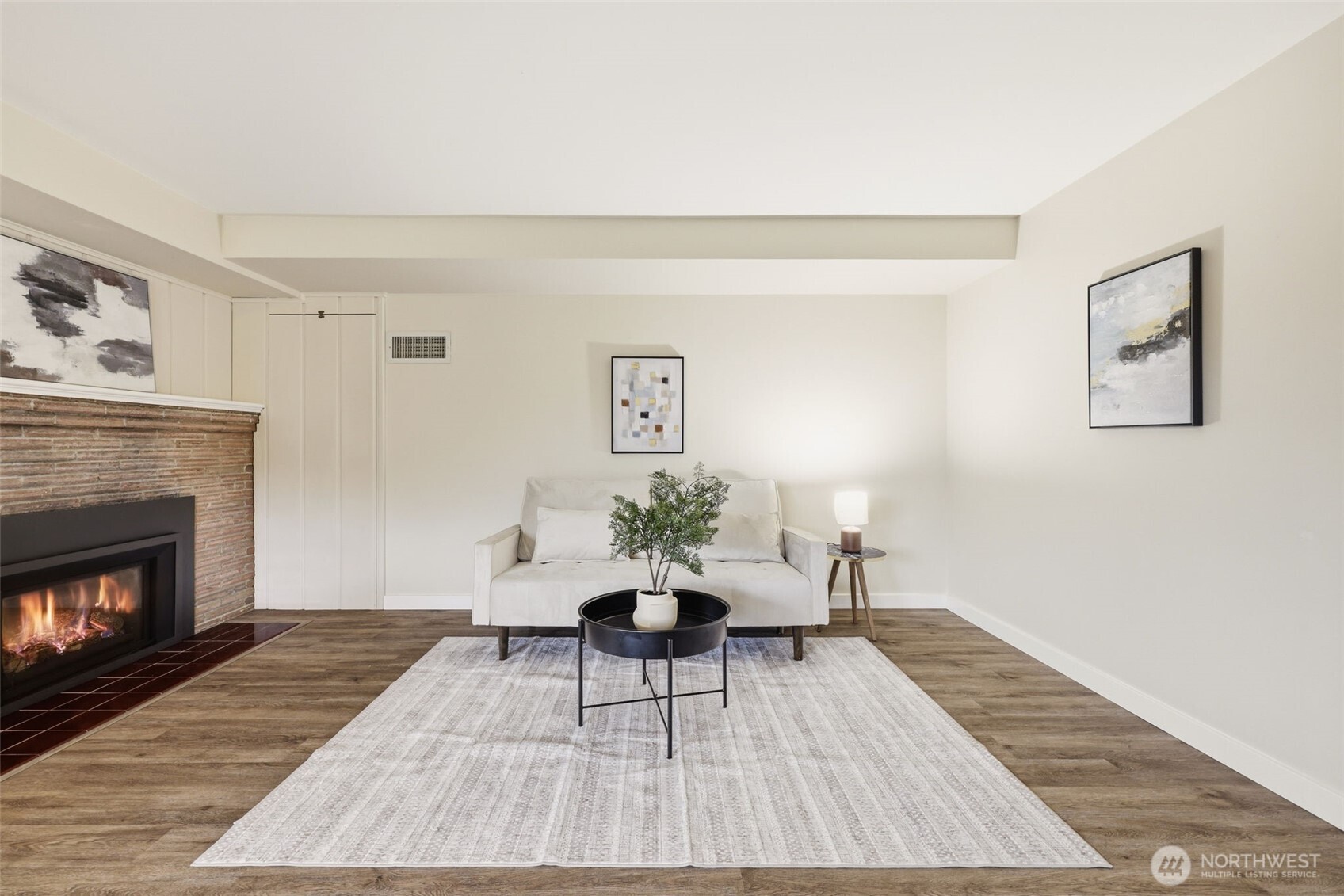 4019 SW Henderson Street , Seattle, WA 98136