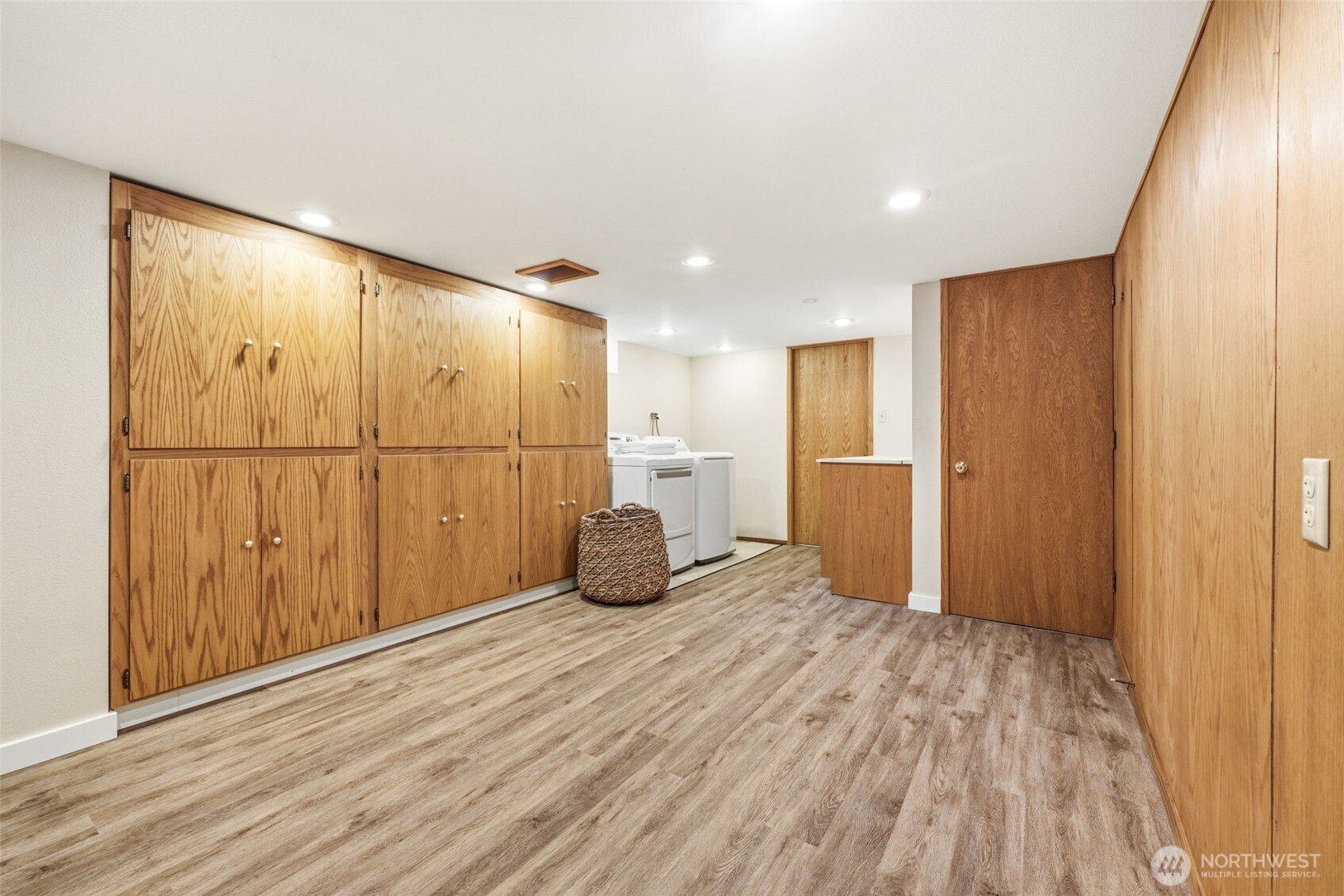 4019 SW Henderson Street , Seattle, WA 98136