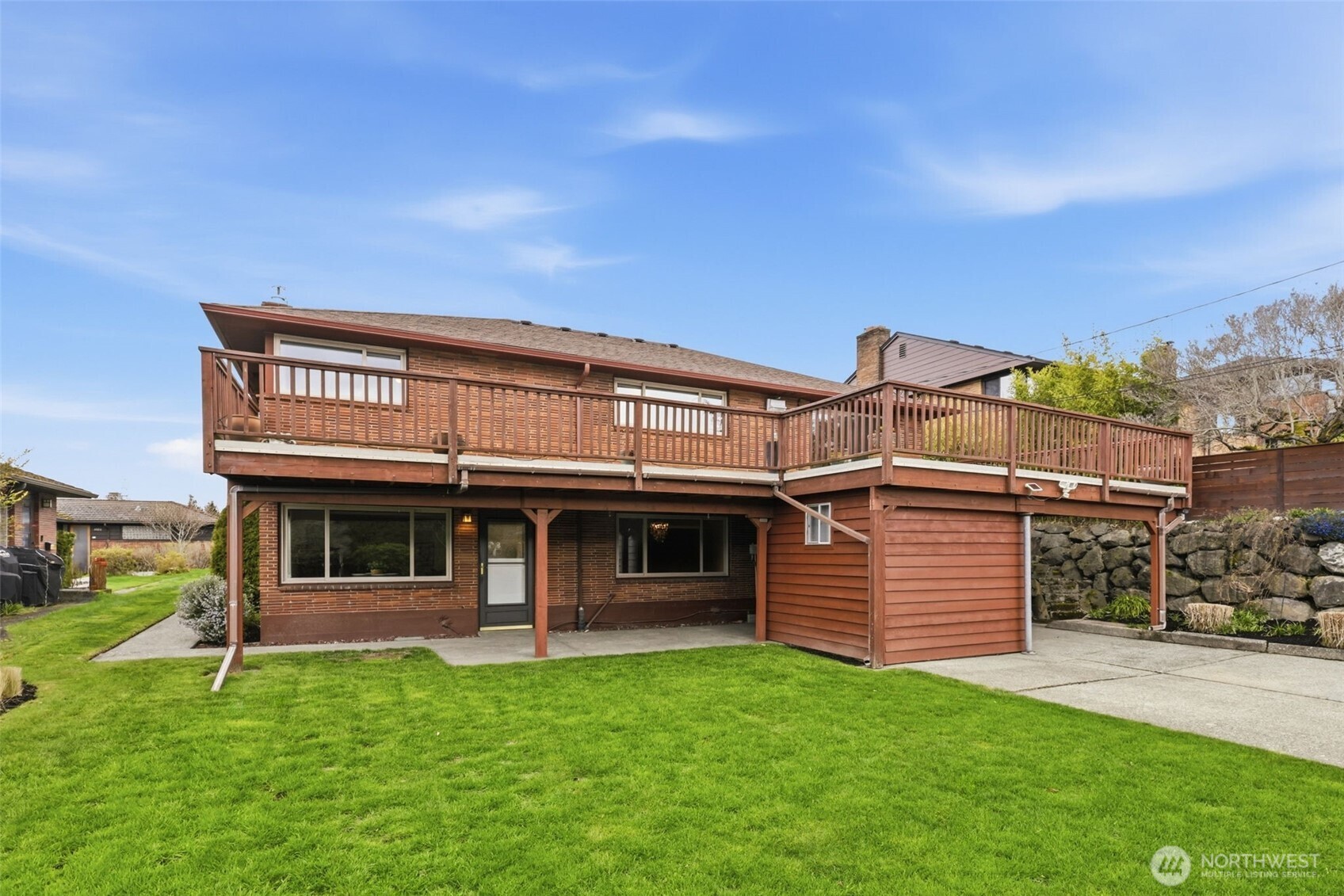 4019 SW Henderson Street , Seattle, WA 98136