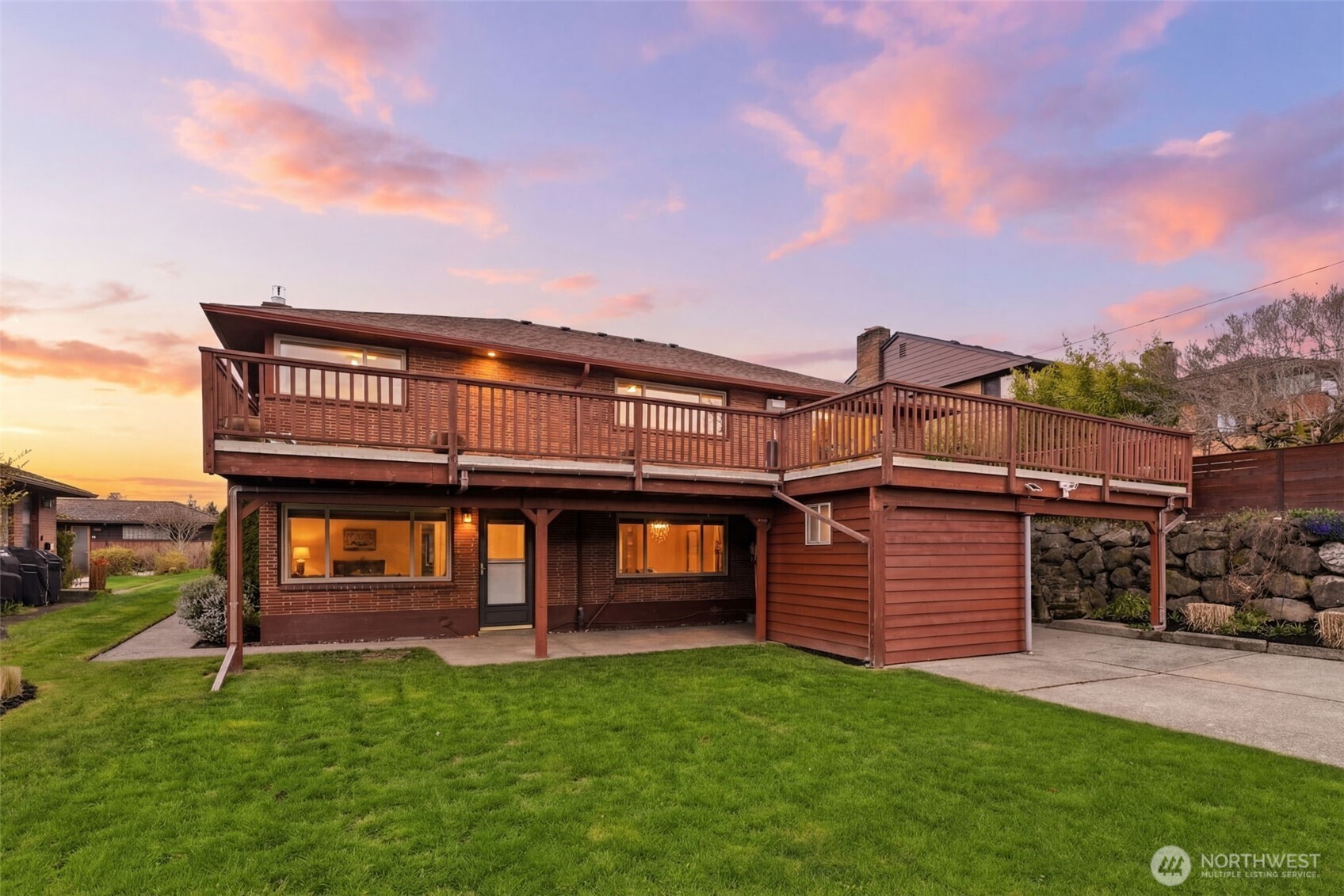 4019 SW Henderson Street , Seattle, WA 98136