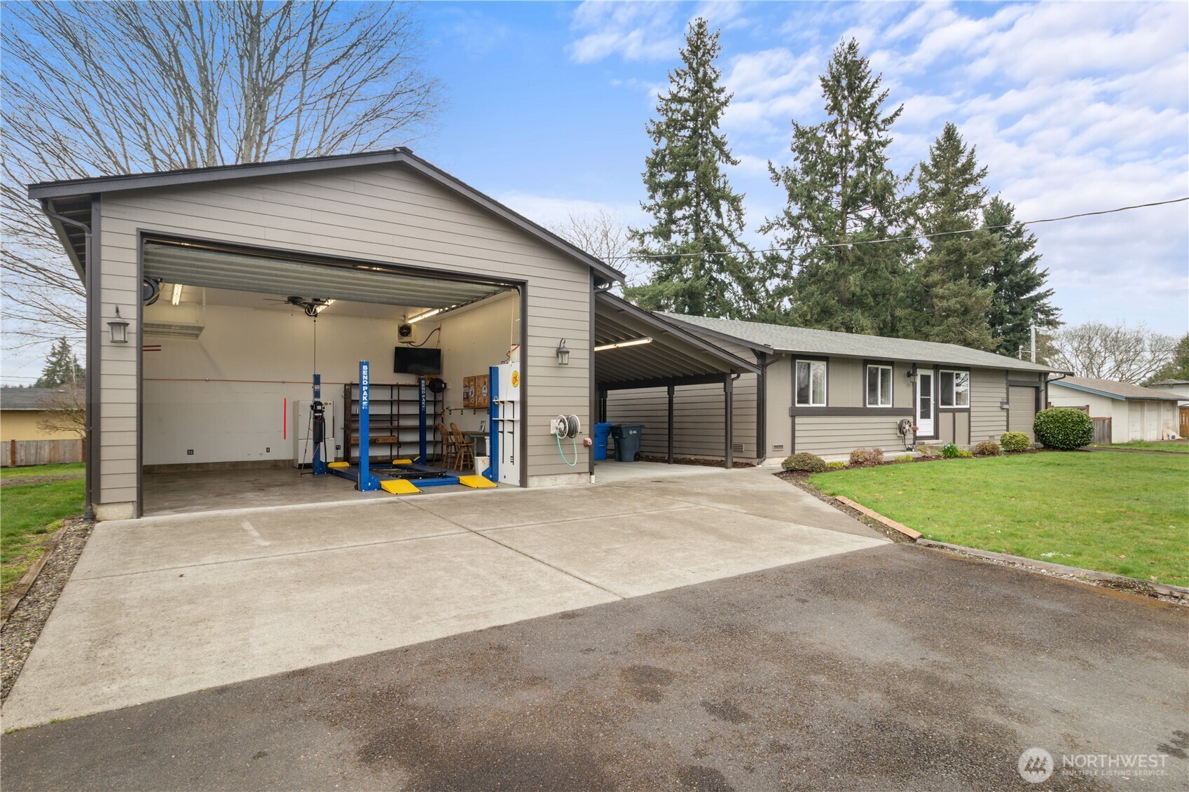 1703 4th Avenue NW, Puyallup, WA 98371