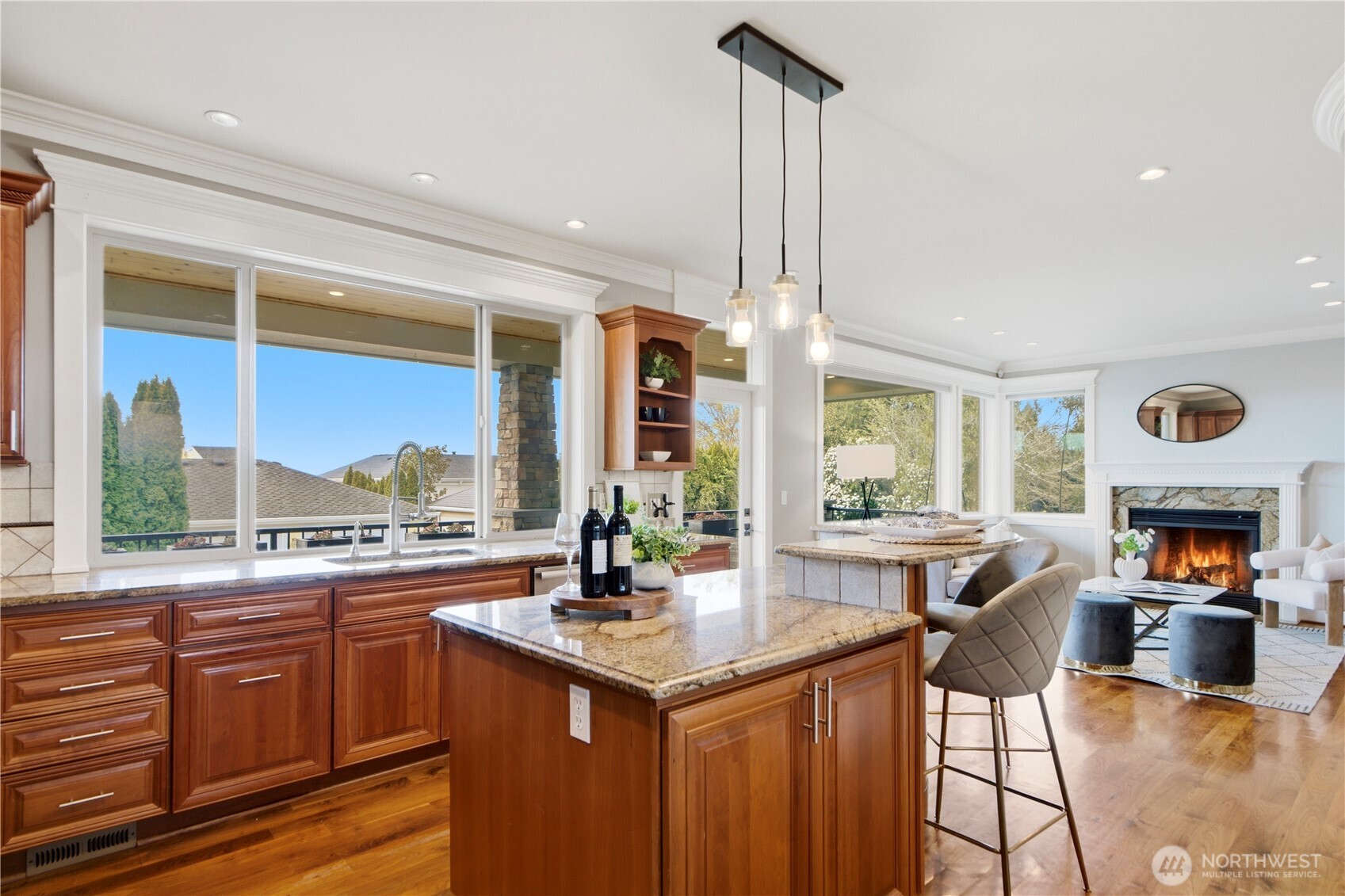 217 7th Avenue W, Kirkland, WA 98033