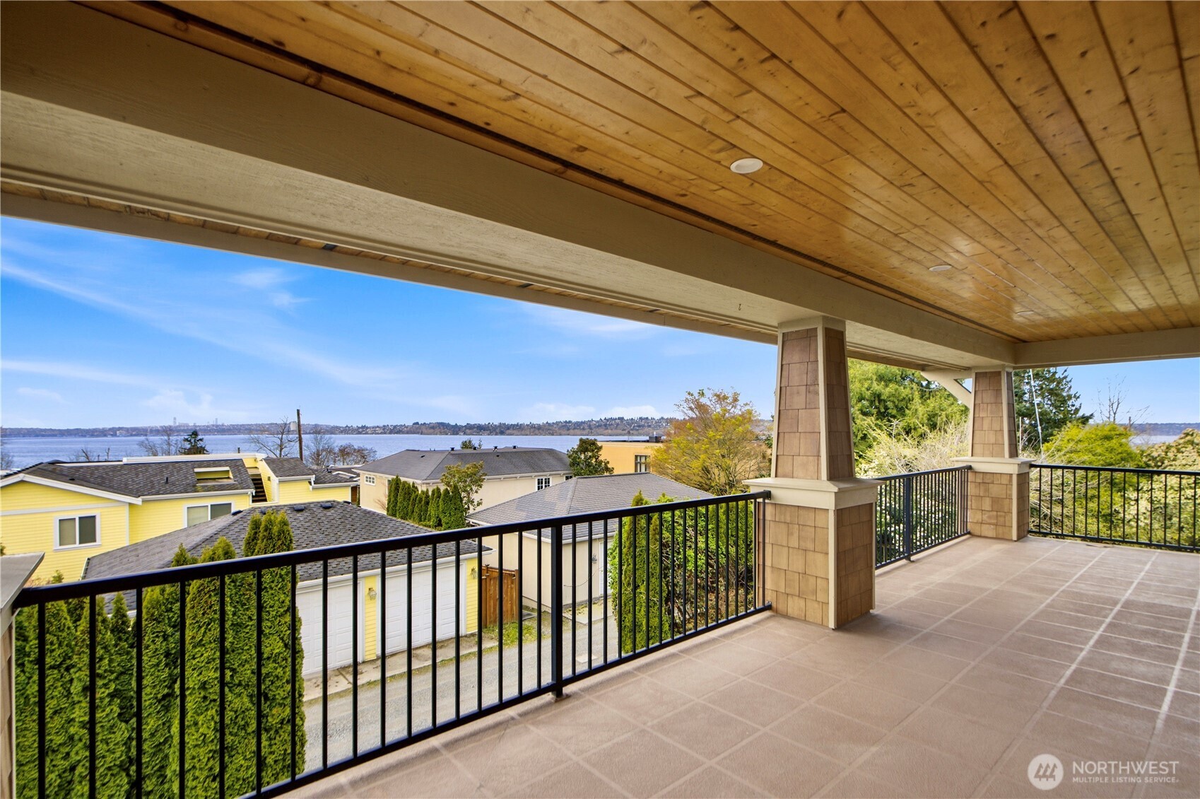 217 7th Avenue W, Kirkland, WA 98033