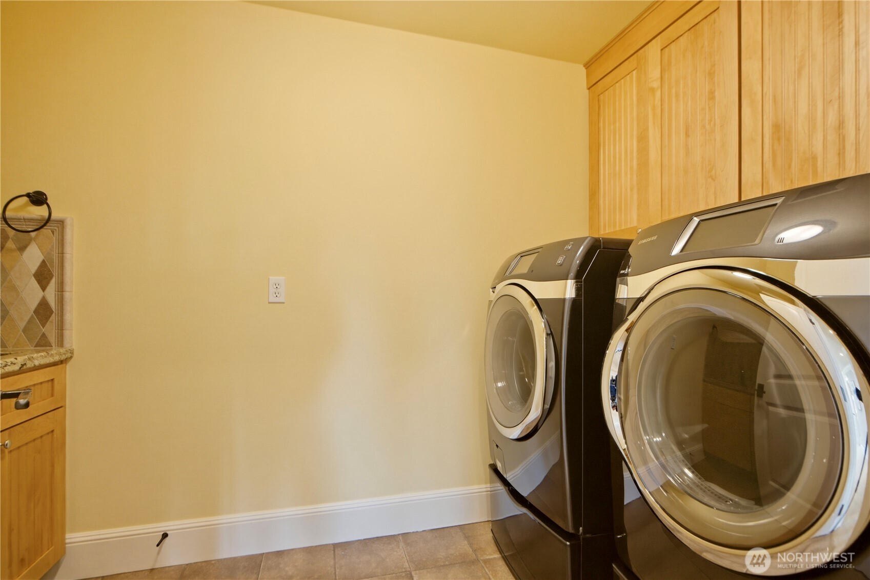 217 7th Avenue W, Kirkland, WA 98033