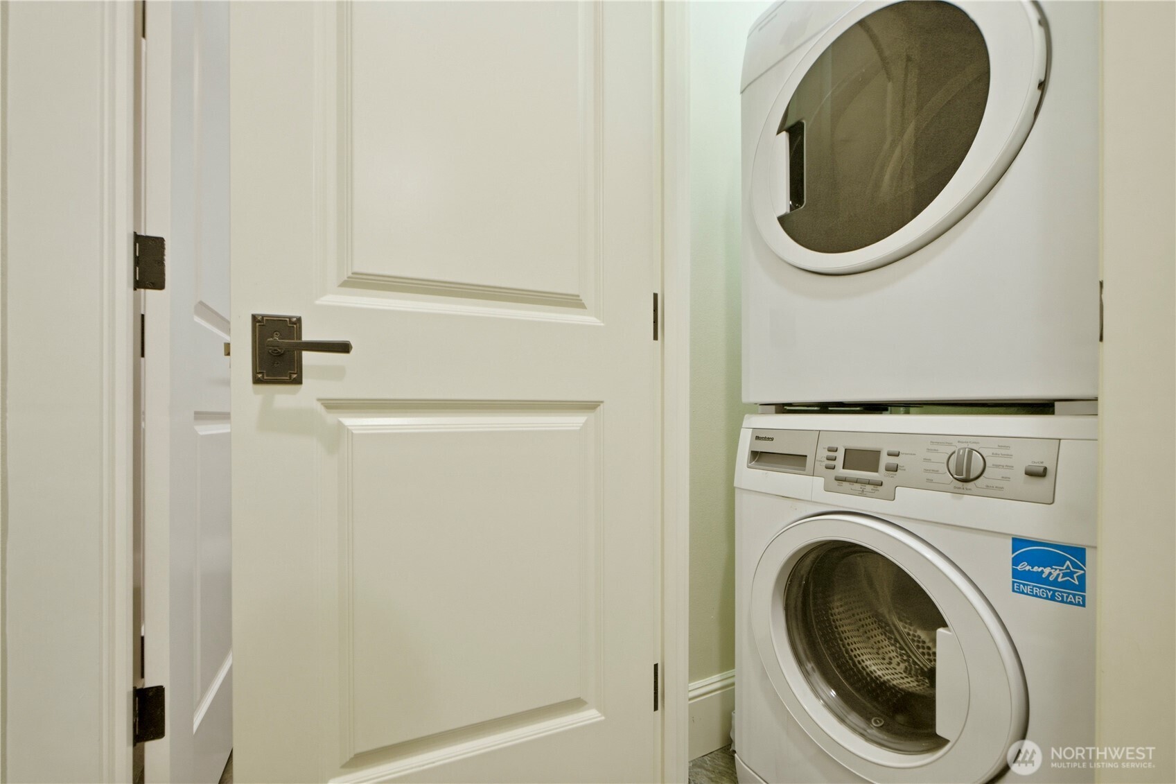 217 7th Avenue W, Kirkland, WA 98033