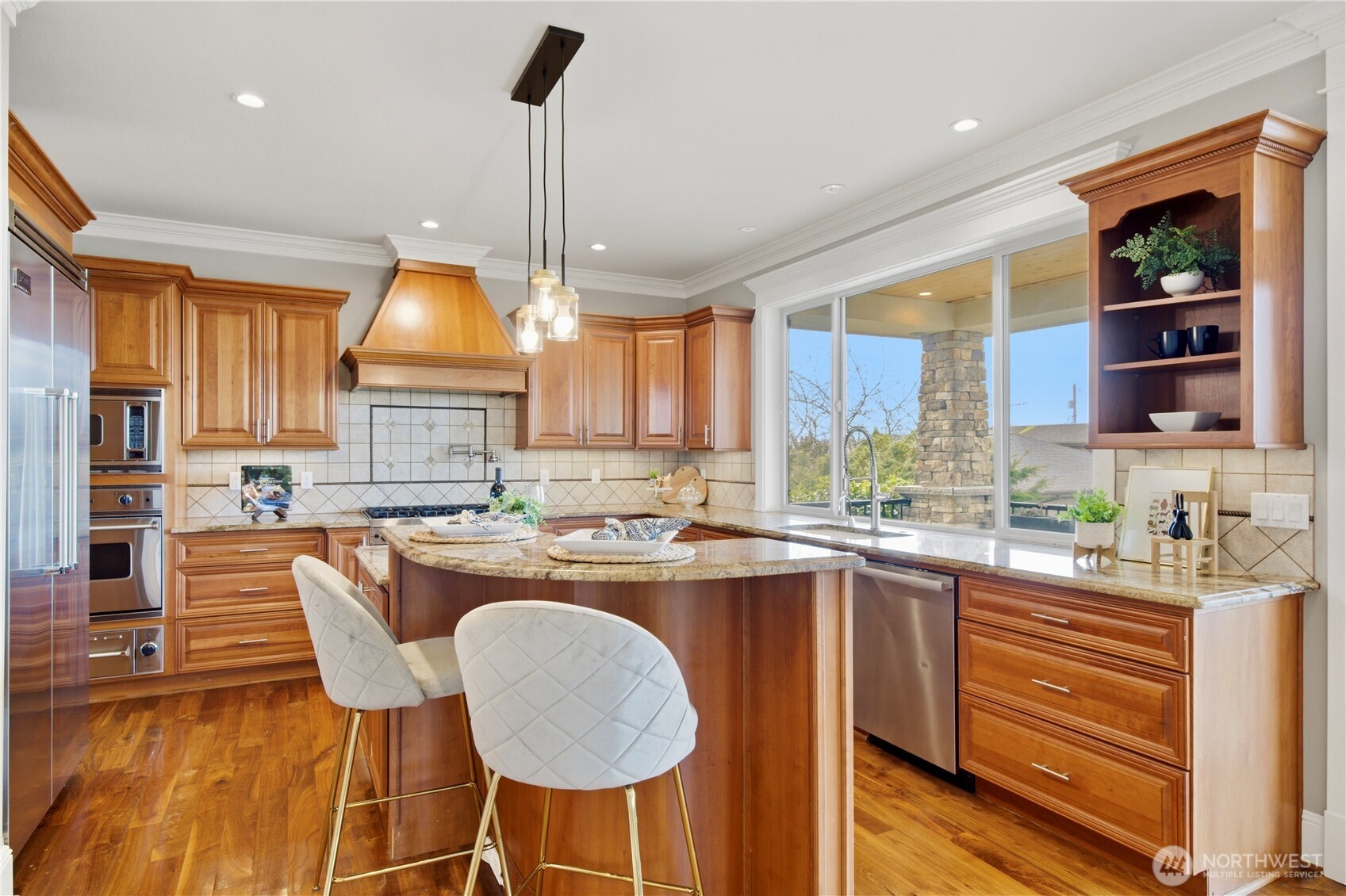 217 7th Avenue W, Kirkland, WA 98033