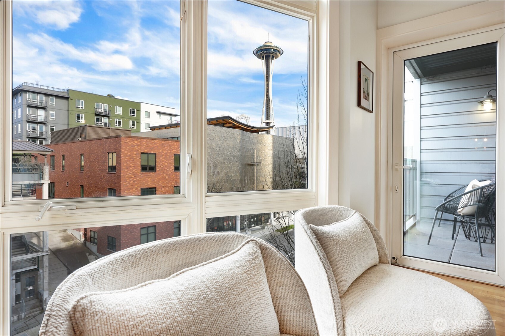 159 Denny Way #406, Seattle, WA 98109-4490