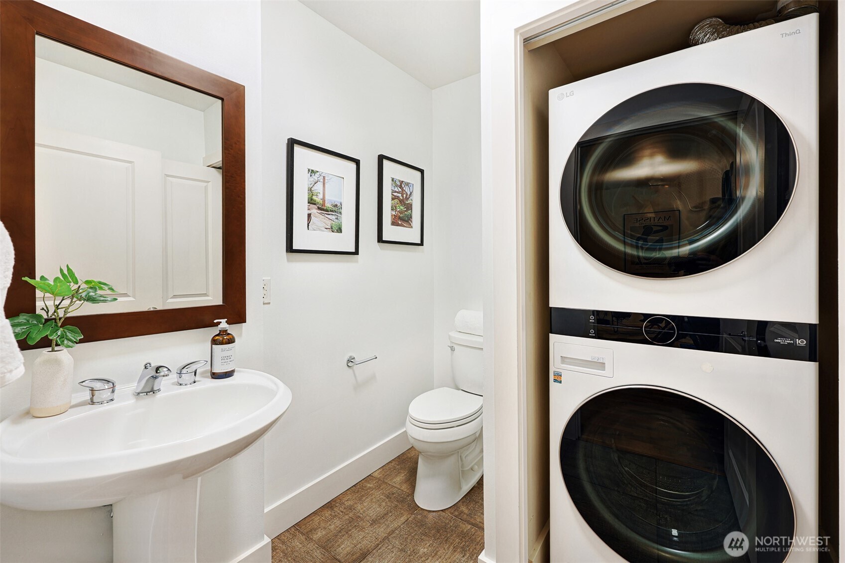 159 Denny Way #406, Seattle, WA 98109-4490