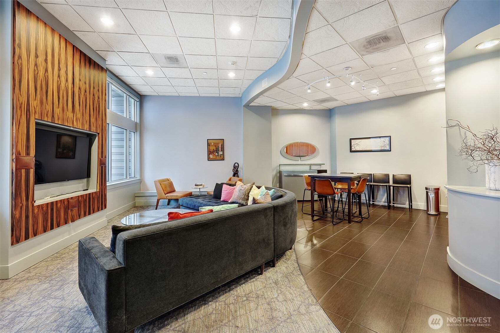 159 Denny Way #406, Seattle, WA 98109-4490