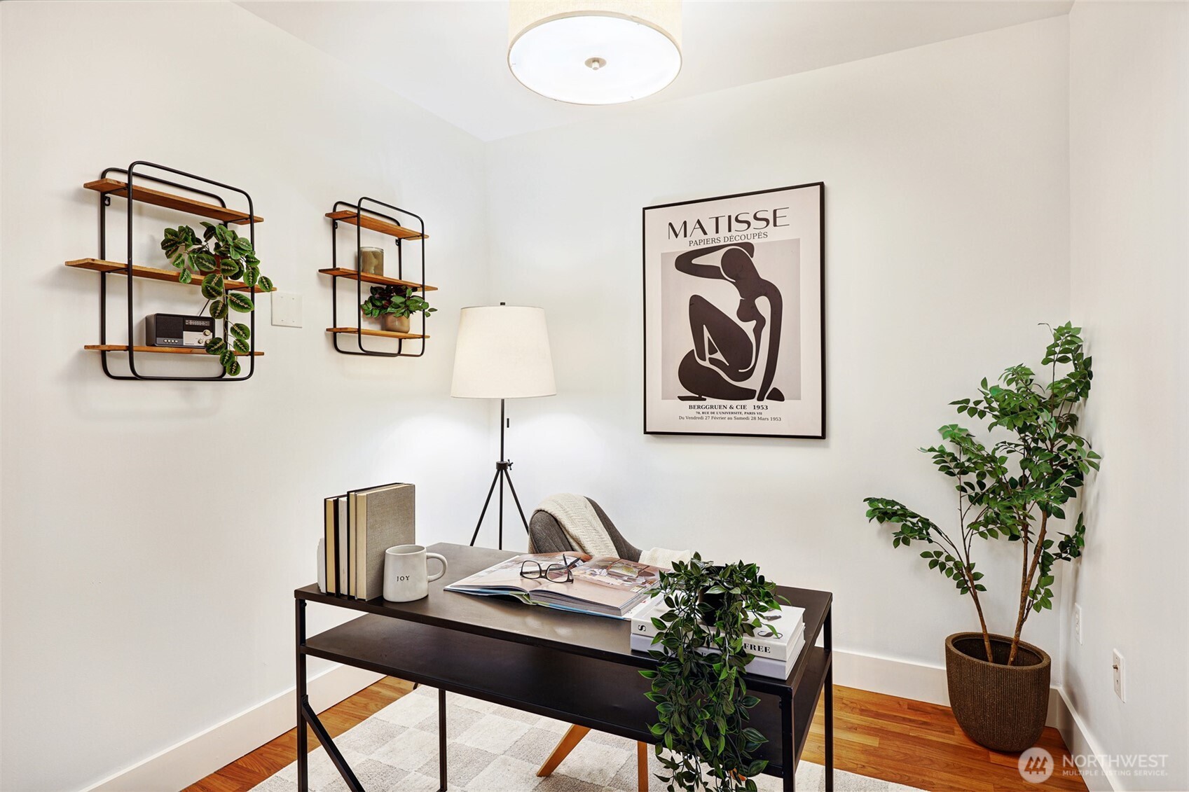 159 Denny Way #406, Seattle, WA 98109-4490