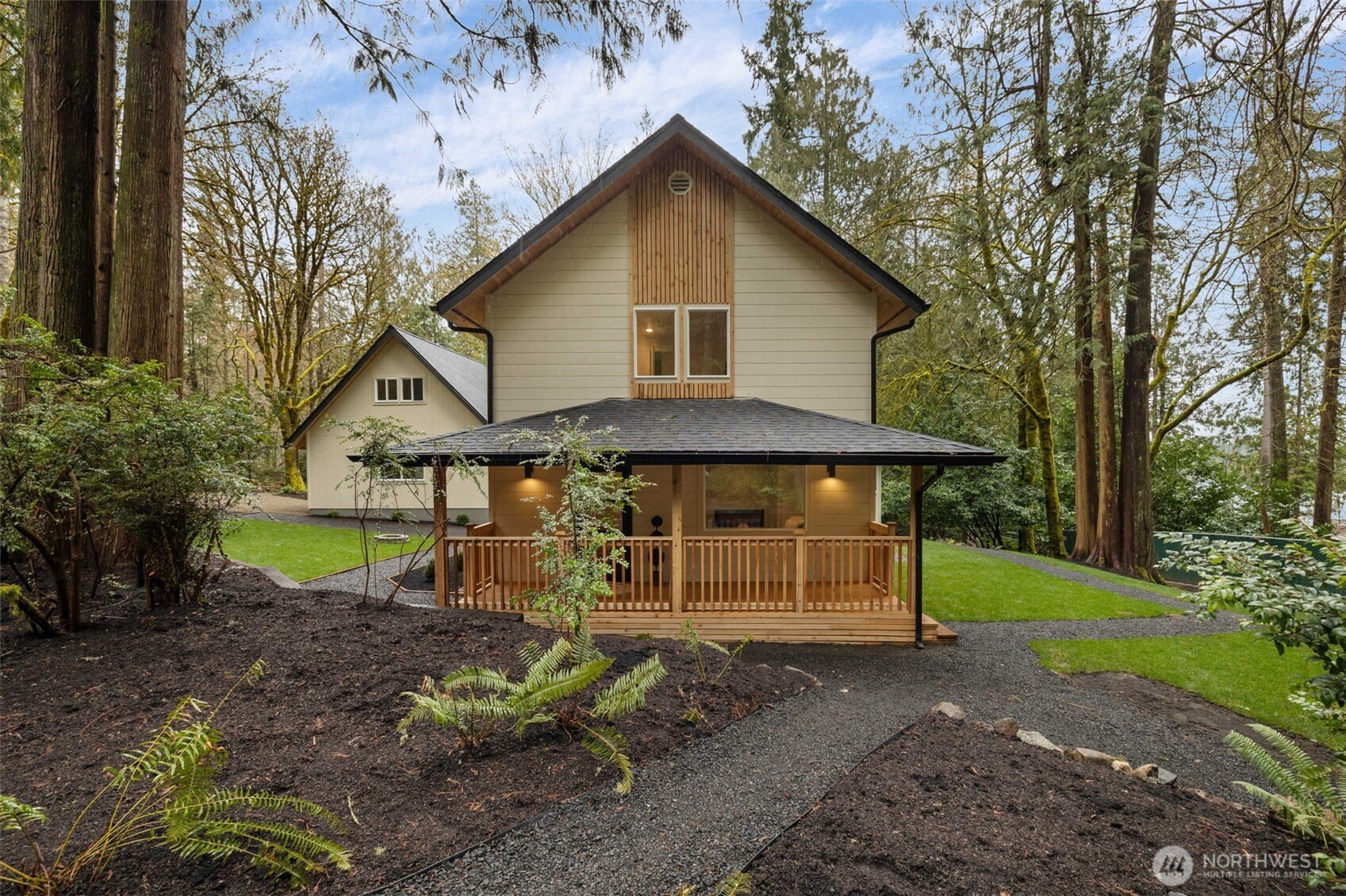 120 E Stadium Lane , Grapeview, WA 98546