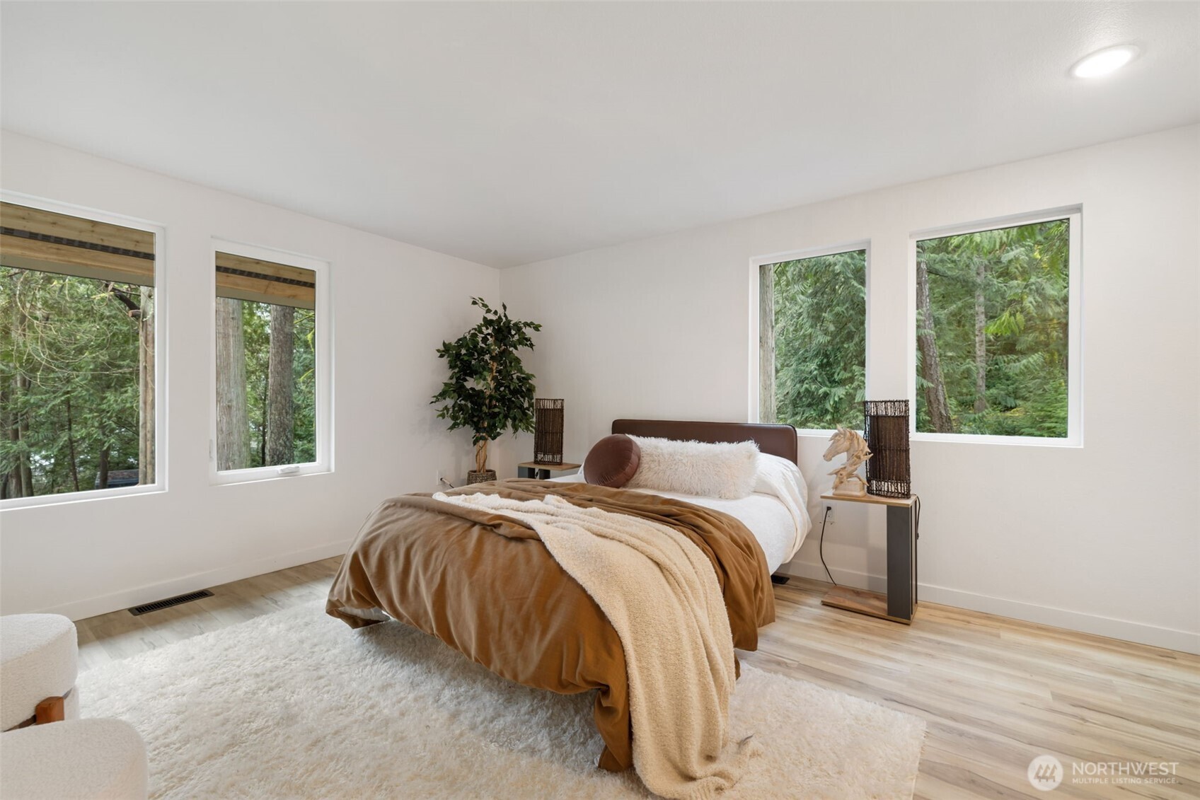 120 E Stadium Lane , Grapeview, WA 98546