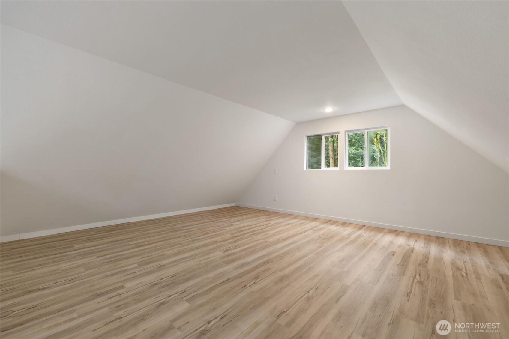 120 E Stadium Lane , Grapeview, WA 98546