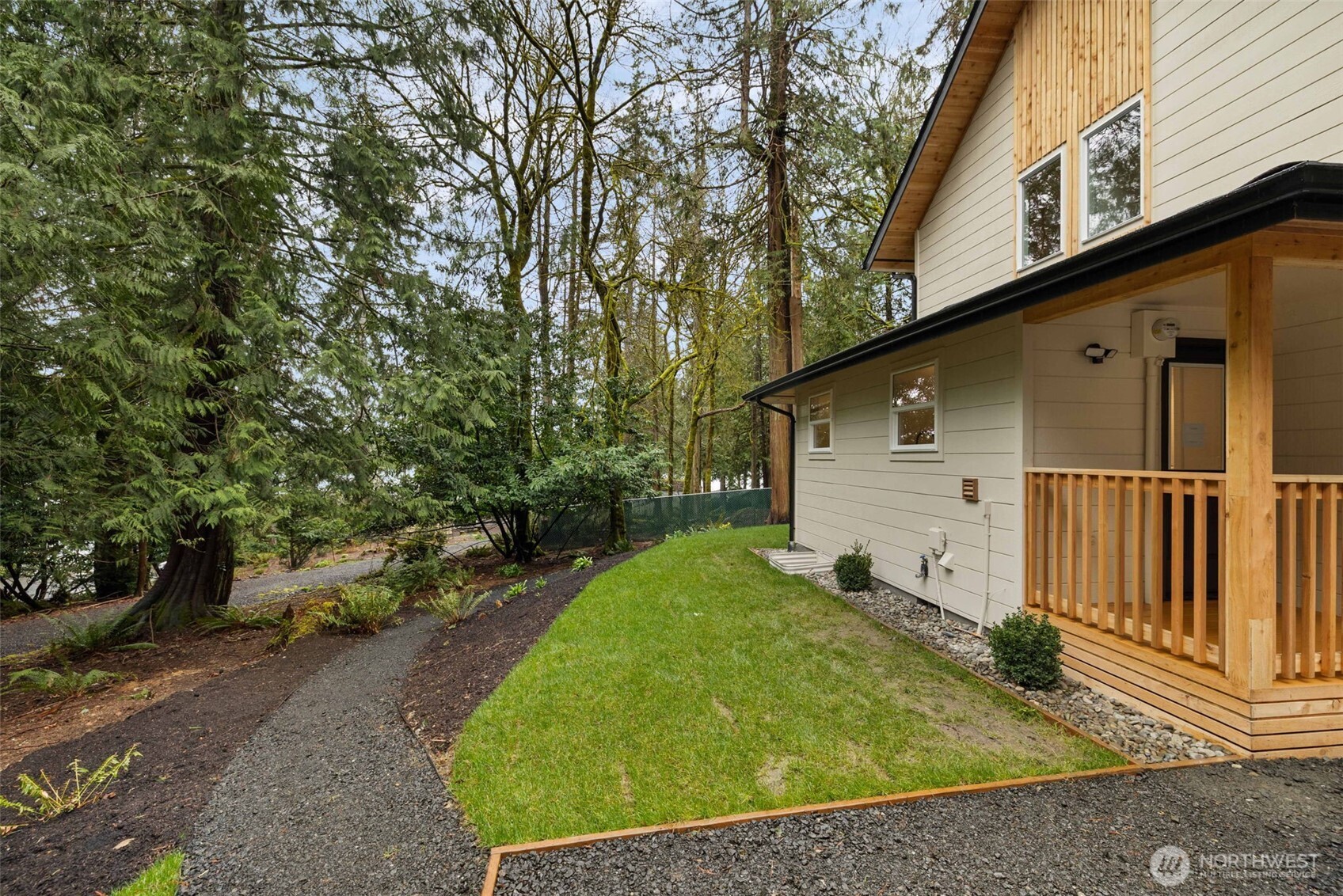 120 E Stadium Lane , Grapeview, WA 98546