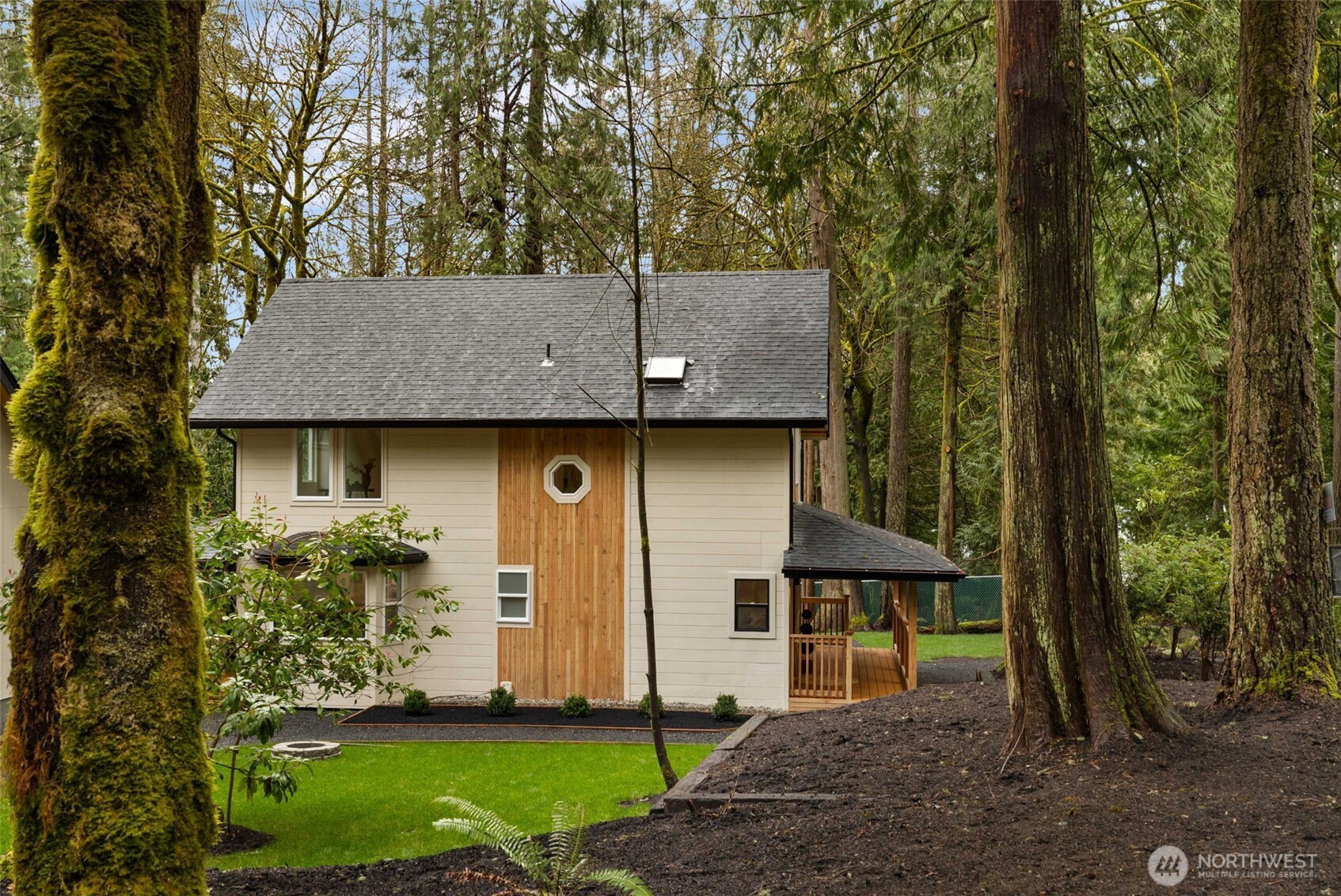 120 E Stadium Lane , Grapeview, WA 98546