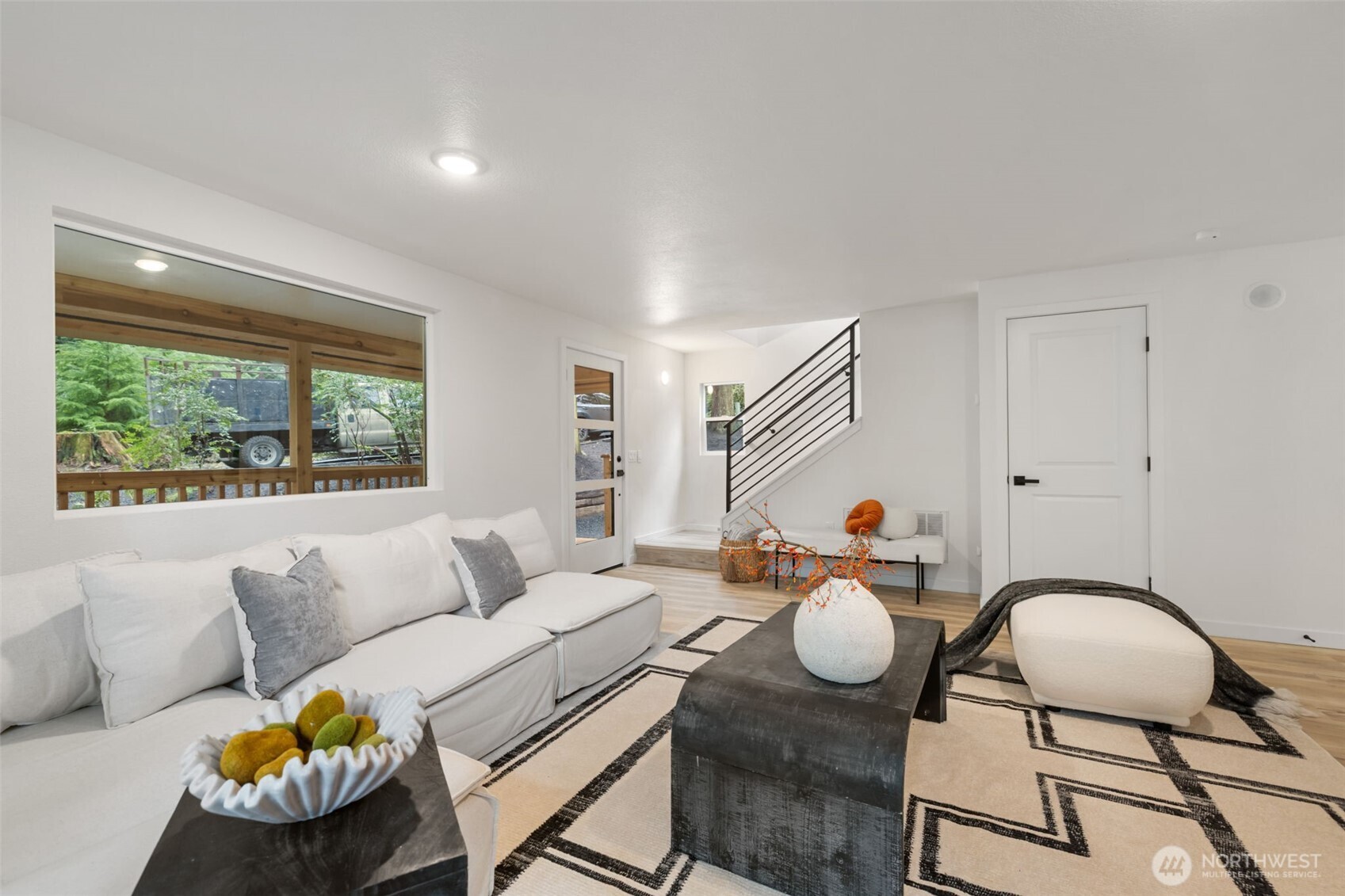 120 E Stadium Lane , Grapeview, WA 98546