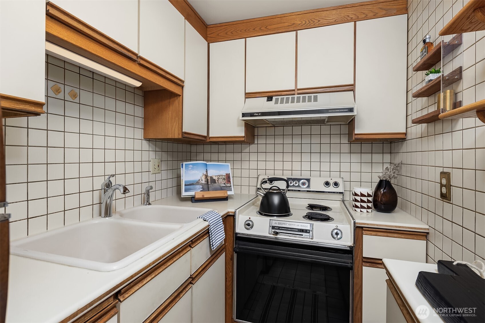 1600 43rd Avenue E #212, Seattle, WA 98112