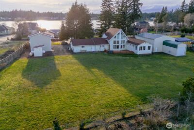 1911 E Island Lake Drive , Shelton, WA 98584