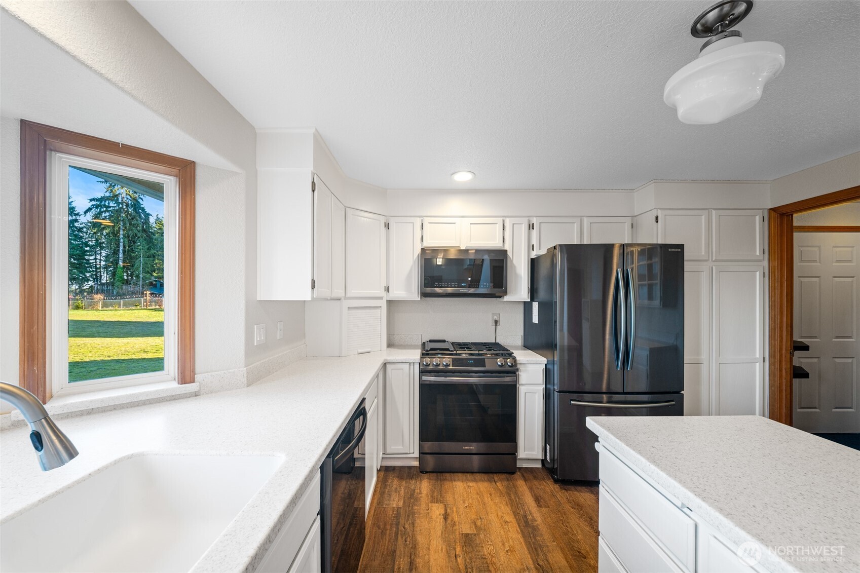 1911 E Island Lake Drive , Shelton, WA 98584