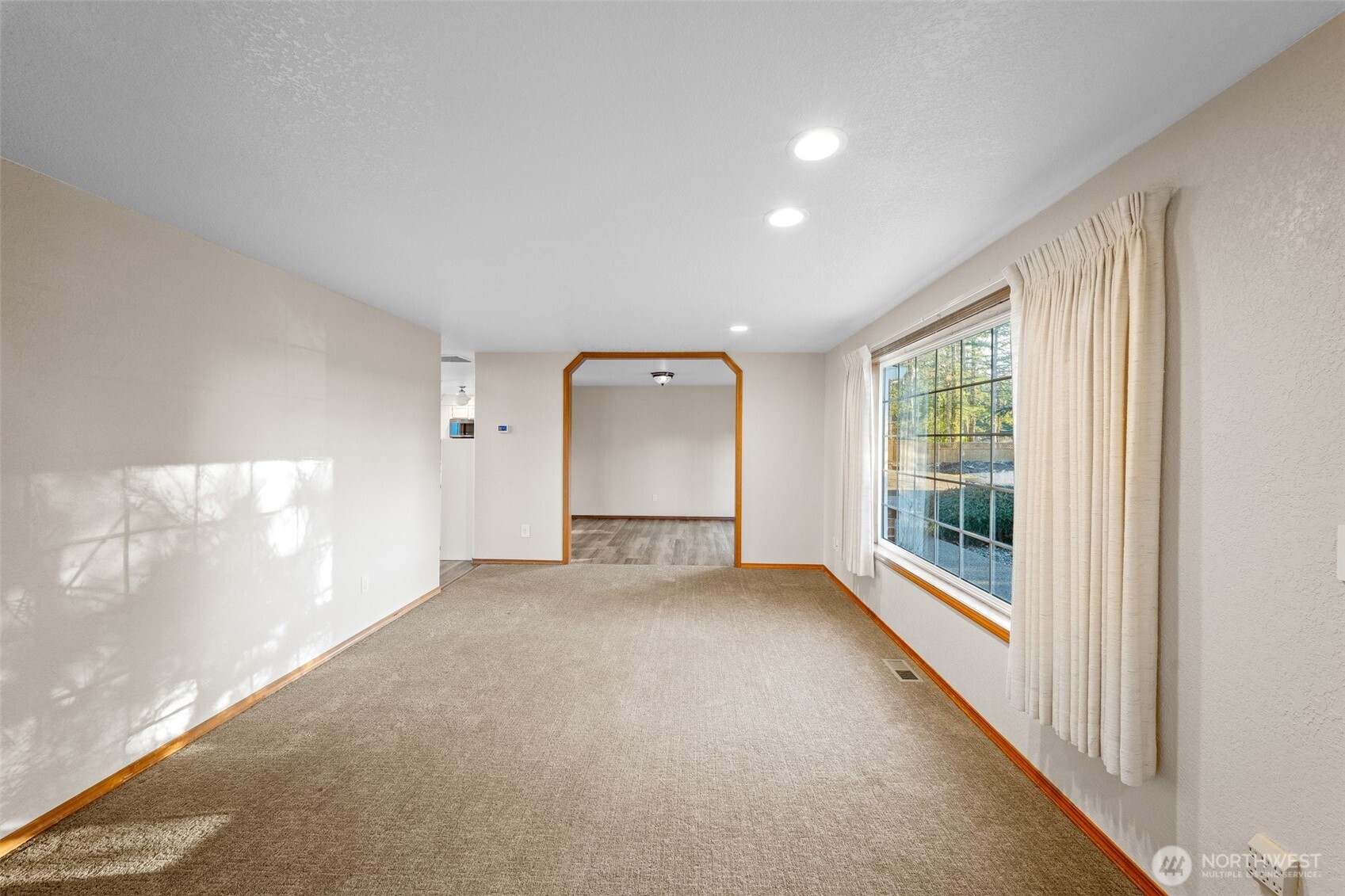 1911 E Island Lake Drive , Shelton, WA 98584