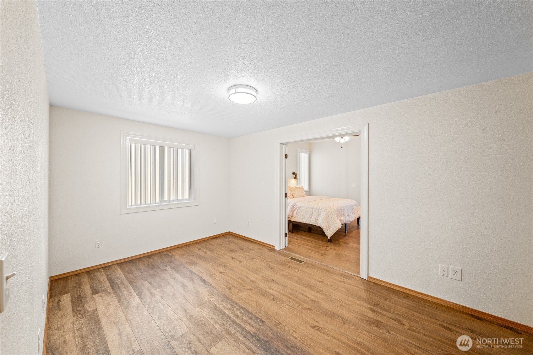 1911 E Island Lake Drive , Shelton, WA 98584