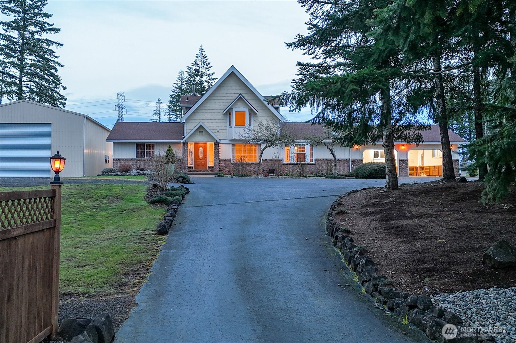 1911 E Island Lake Drive , Shelton, WA 98584