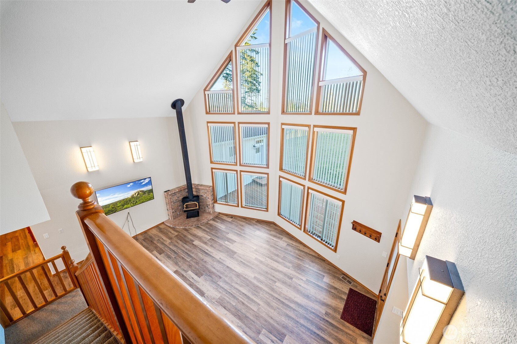 1911 E Island Lake Drive , Shelton, WA 98584