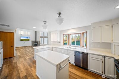 1911 E Island Lake Drive , Shelton, WA 98584 - Photo 10