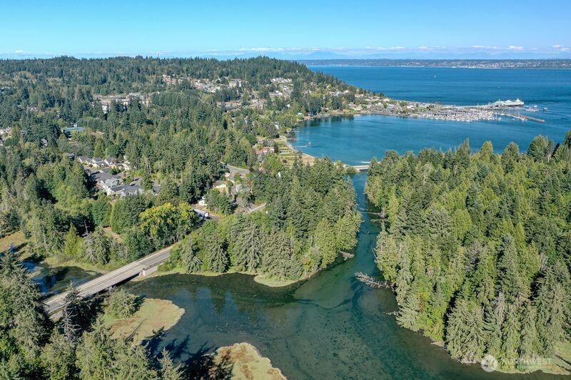 10295 NE West Kingston Road , Kingston, WA 98346-9329