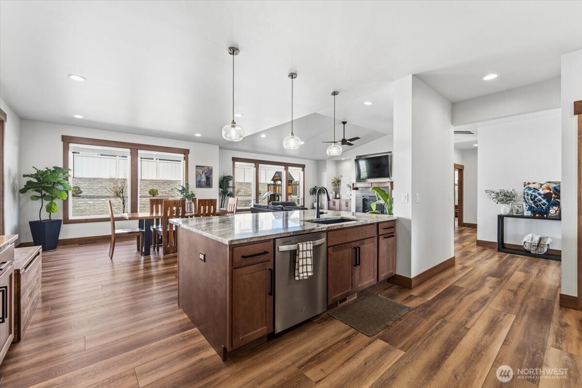 2637 Patriot Way SE, East Wenatchee, WA 98802