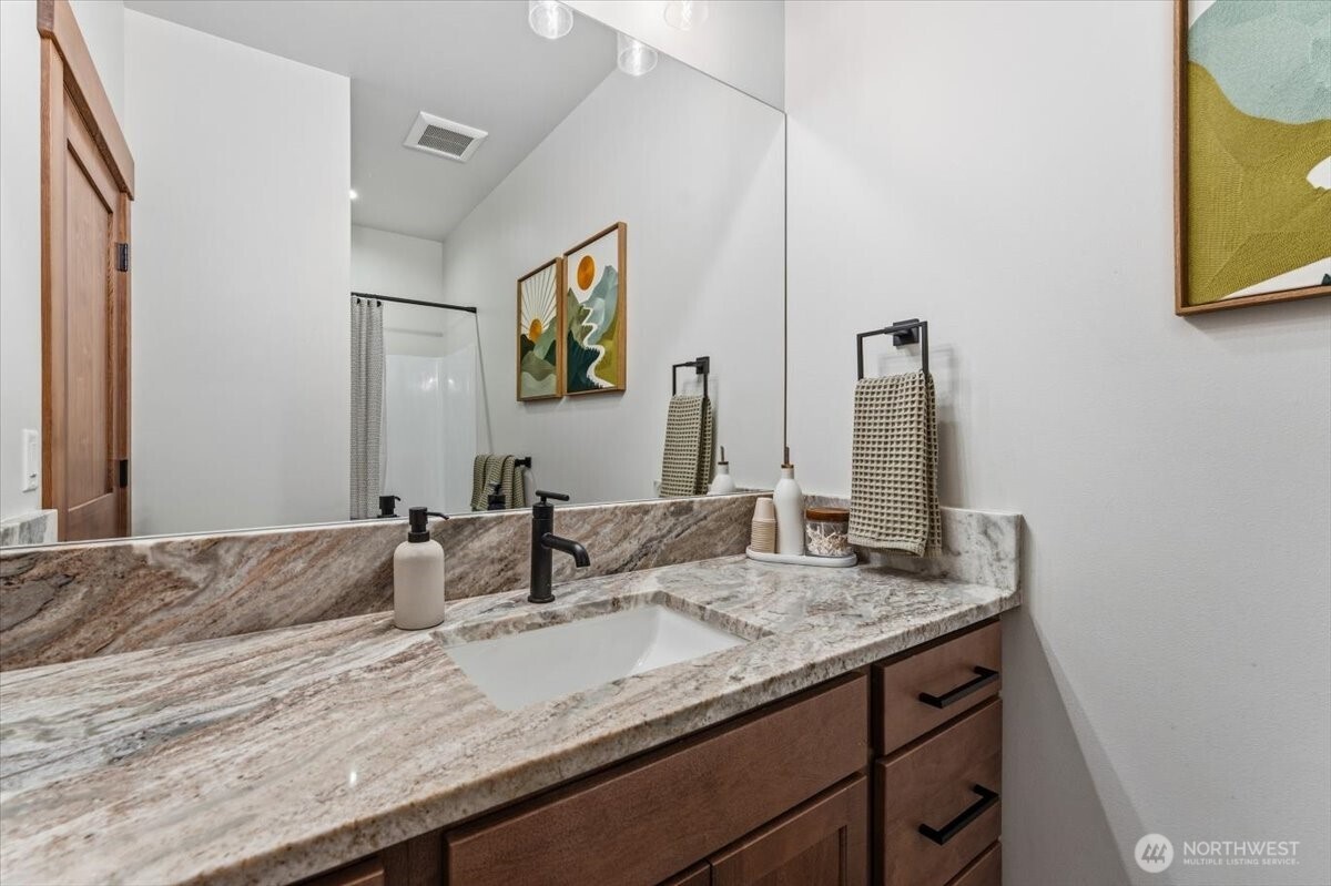 2637 Patriot Way SE, East Wenatchee, WA 98802