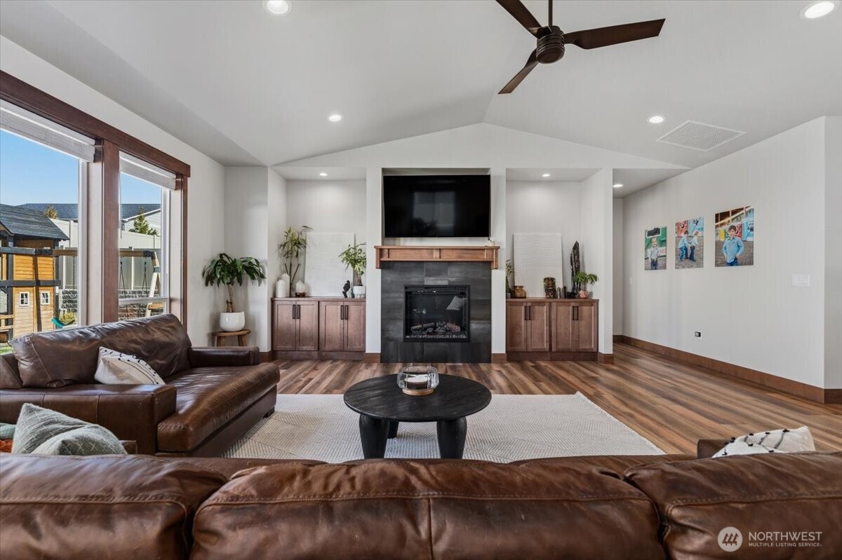 2637 Patriot Way SE, East Wenatchee, WA 98802