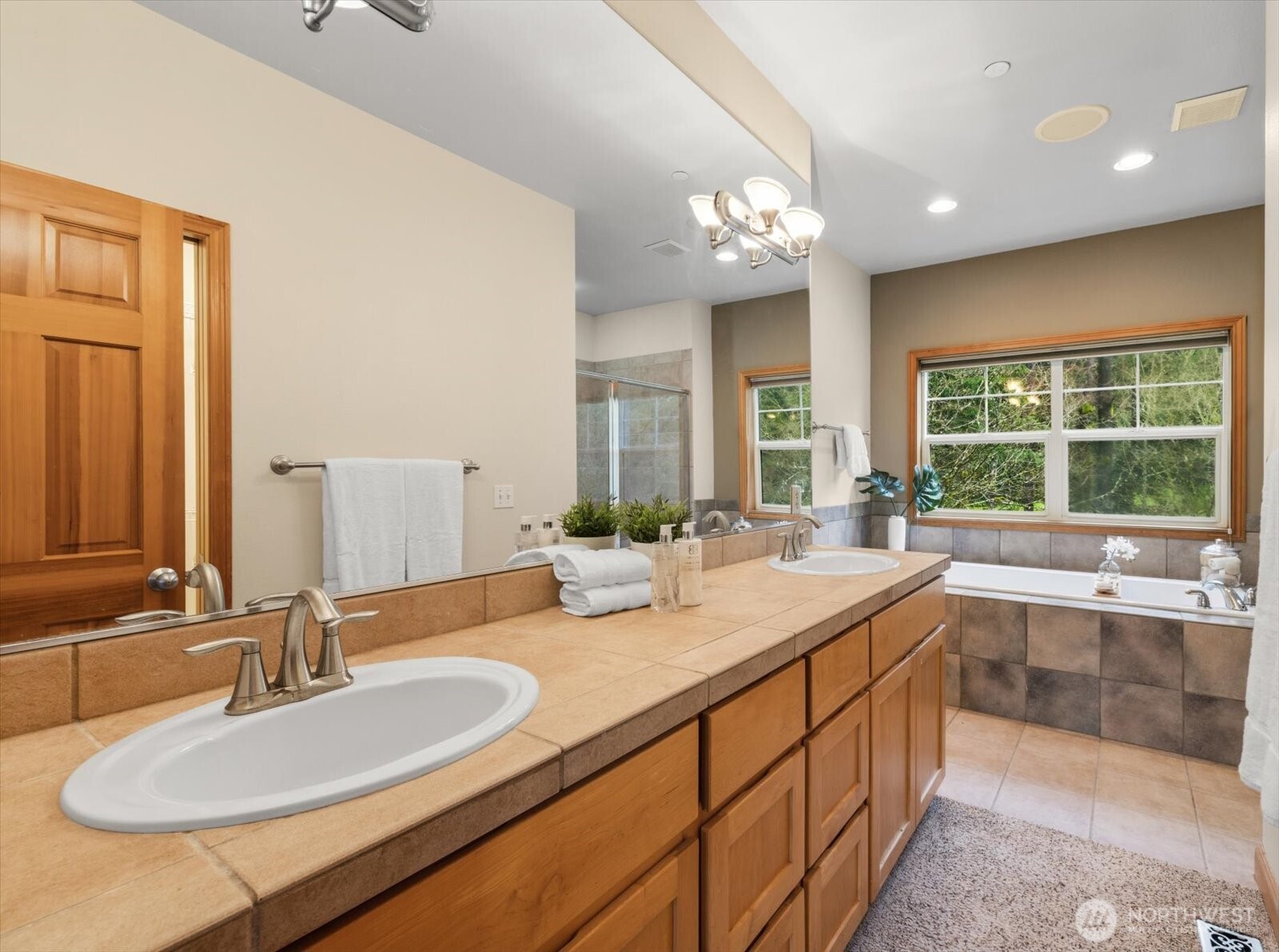 16470 Uplands Way SE, North Bend, WA 98045