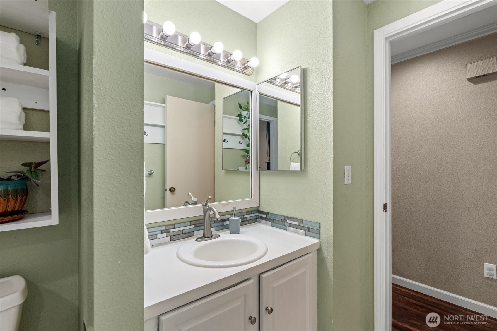 1030 Hillandale Drive E, Port Orchard, WA 98366