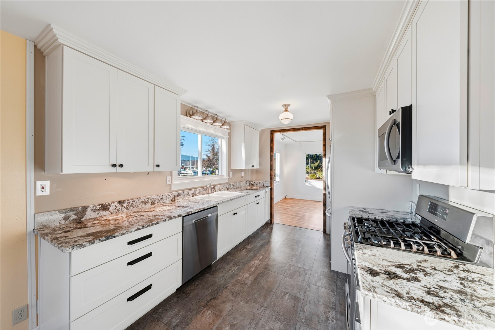 1411 5th Street , Anacortes, WA 98221