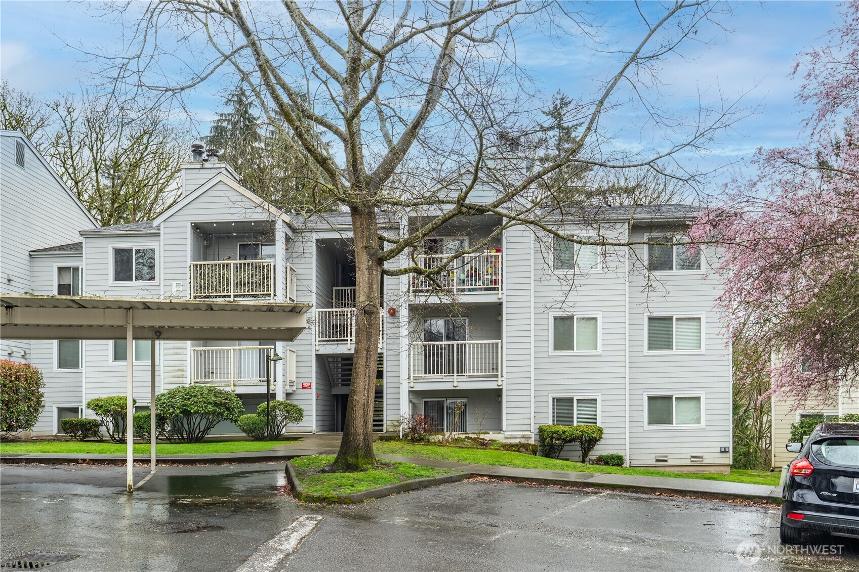 975 Aberdeen Avenue NE #F207, Renton, WA 98056