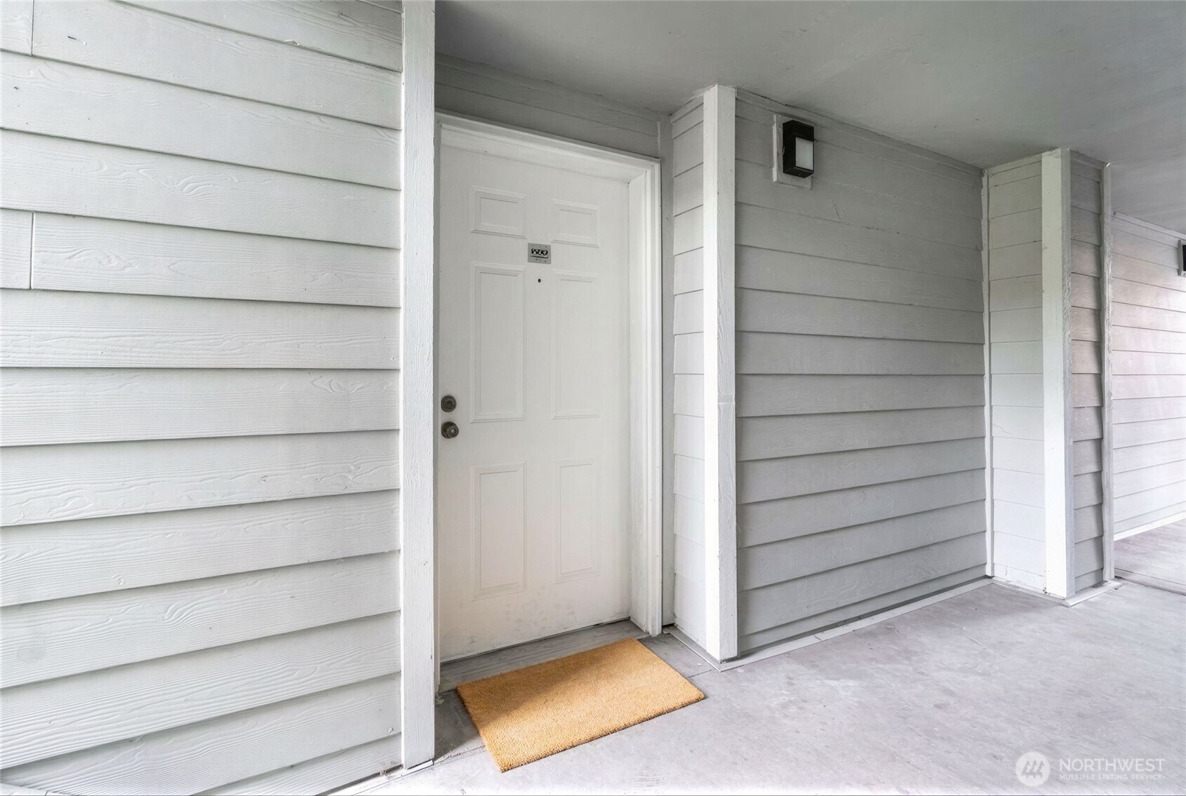 975 Aberdeen Avenue NE #F207, Renton, WA 98056